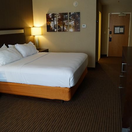 Holiday Inn Express Hotel & Suites Watertown - Thousand Islands By Ihg Zewnętrze zdjęcie