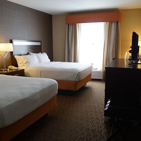 Holiday Inn Express Hotel & Suites Watertown - Thousand Islands By Ihg Zewnętrze zdjęcie