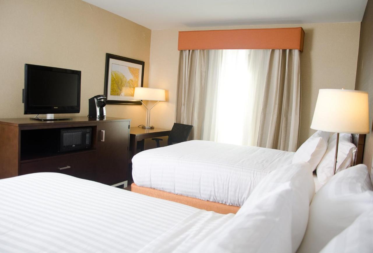 Holiday Inn Express Hotel & Suites Watertown - Thousand Islands By Ihg Zewnętrze zdjęcie