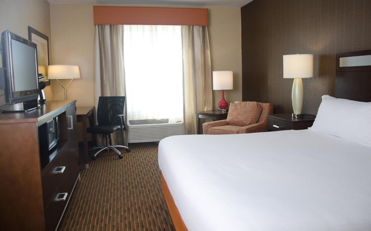 Holiday Inn Express Hotel & Suites Watertown - Thousand Islands By Ihg Zewnętrze zdjęcie