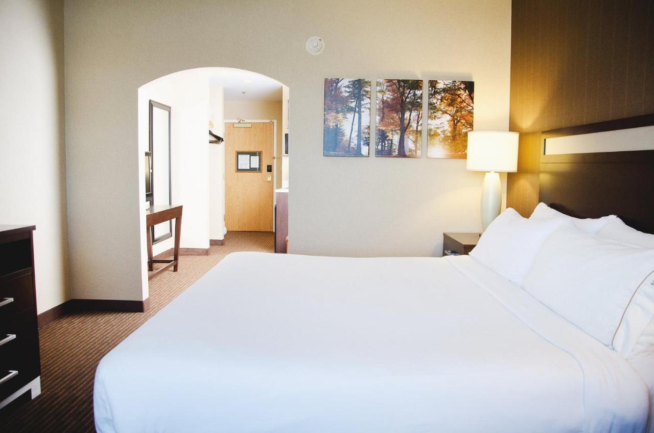Holiday Inn Express Hotel & Suites Watertown - Thousand Islands By Ihg Zewnętrze zdjęcie