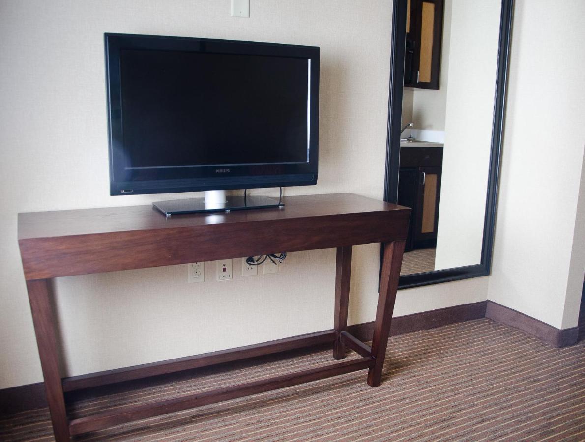 Holiday Inn Express Hotel & Suites Watertown - Thousand Islands By Ihg Zewnętrze zdjęcie