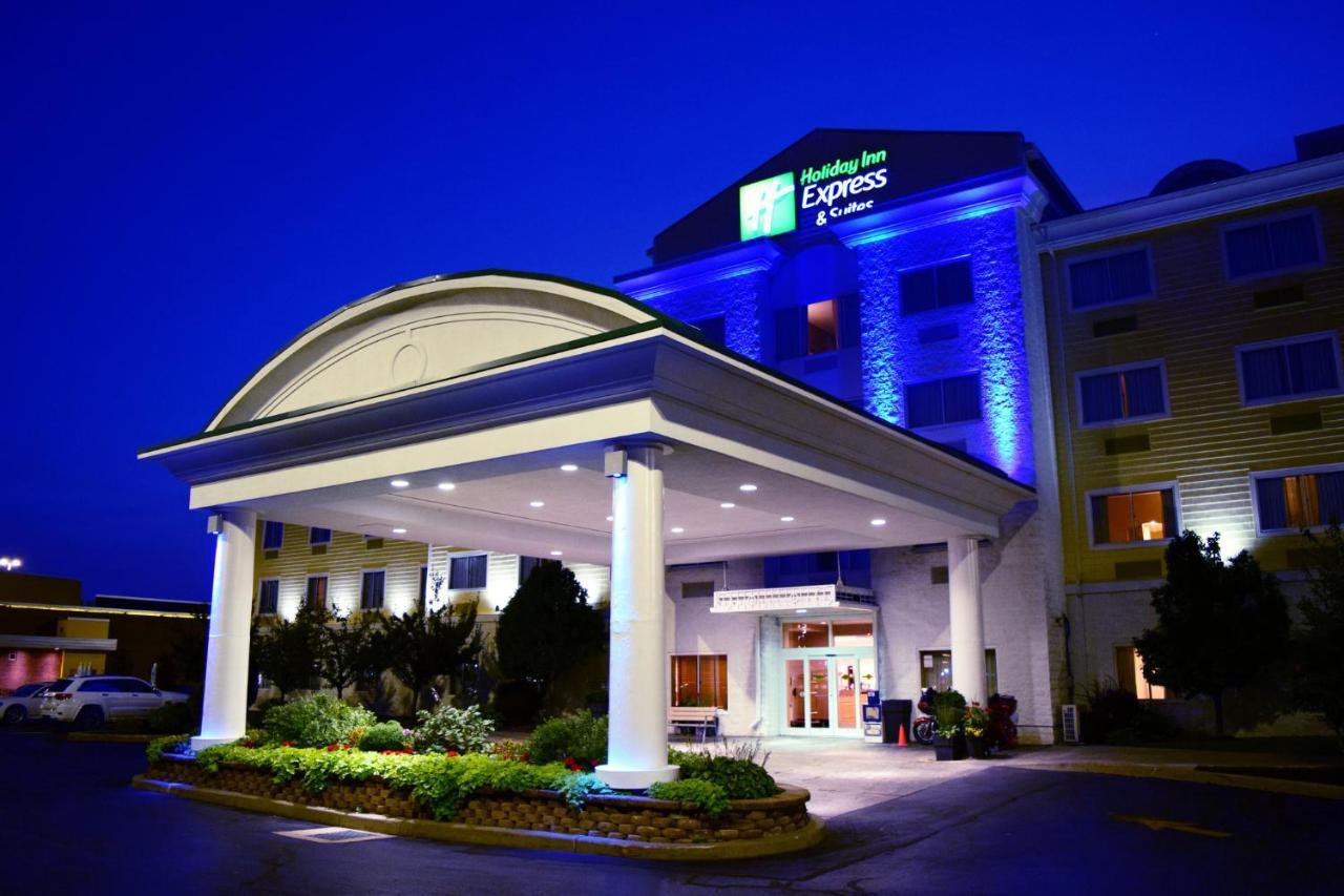 Holiday Inn Express Hotel & Suites Watertown - Thousand Islands By Ihg Zewnętrze zdjęcie