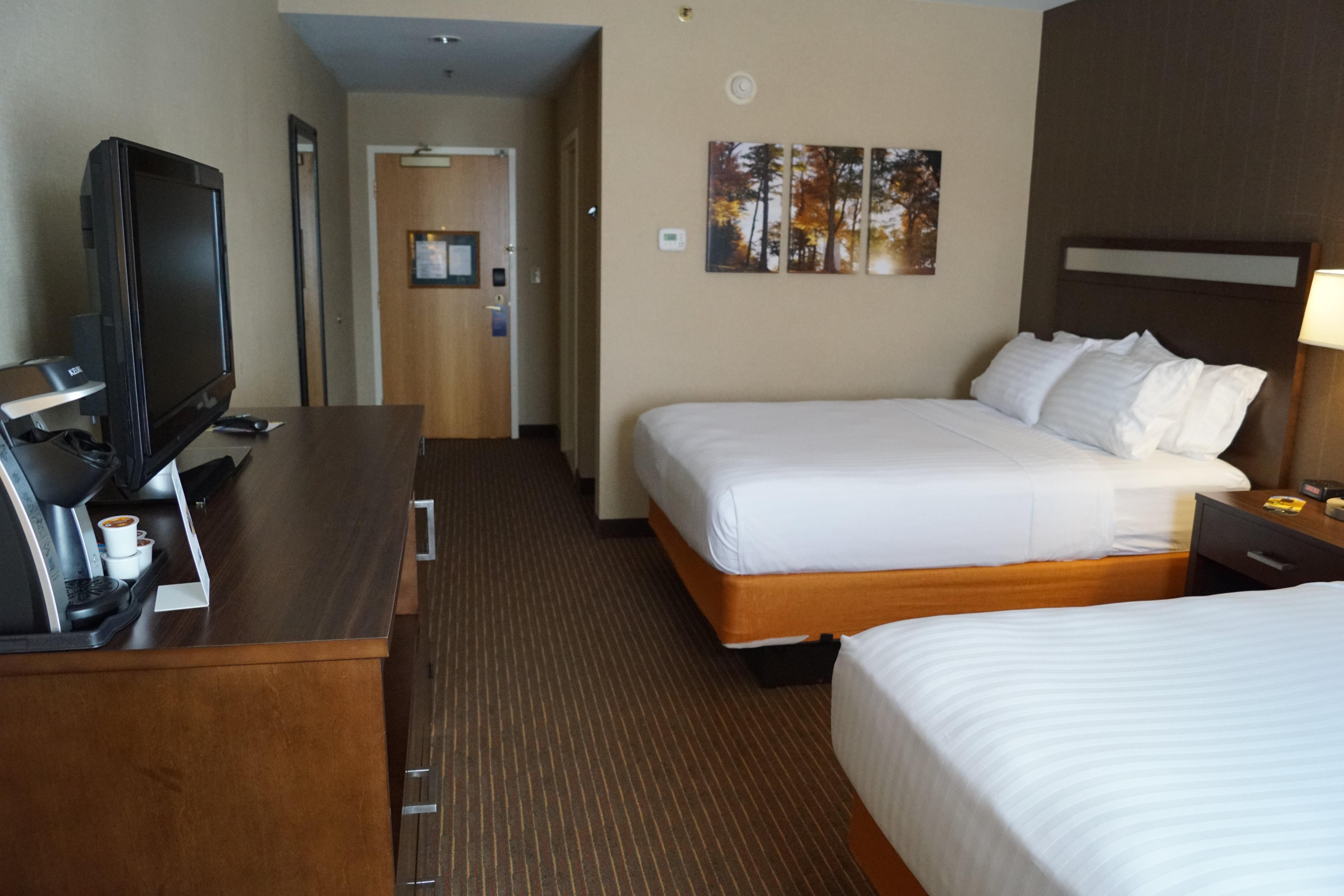 Holiday Inn Express Hotel & Suites Watertown - Thousand Islands By Ihg Zewnętrze zdjęcie