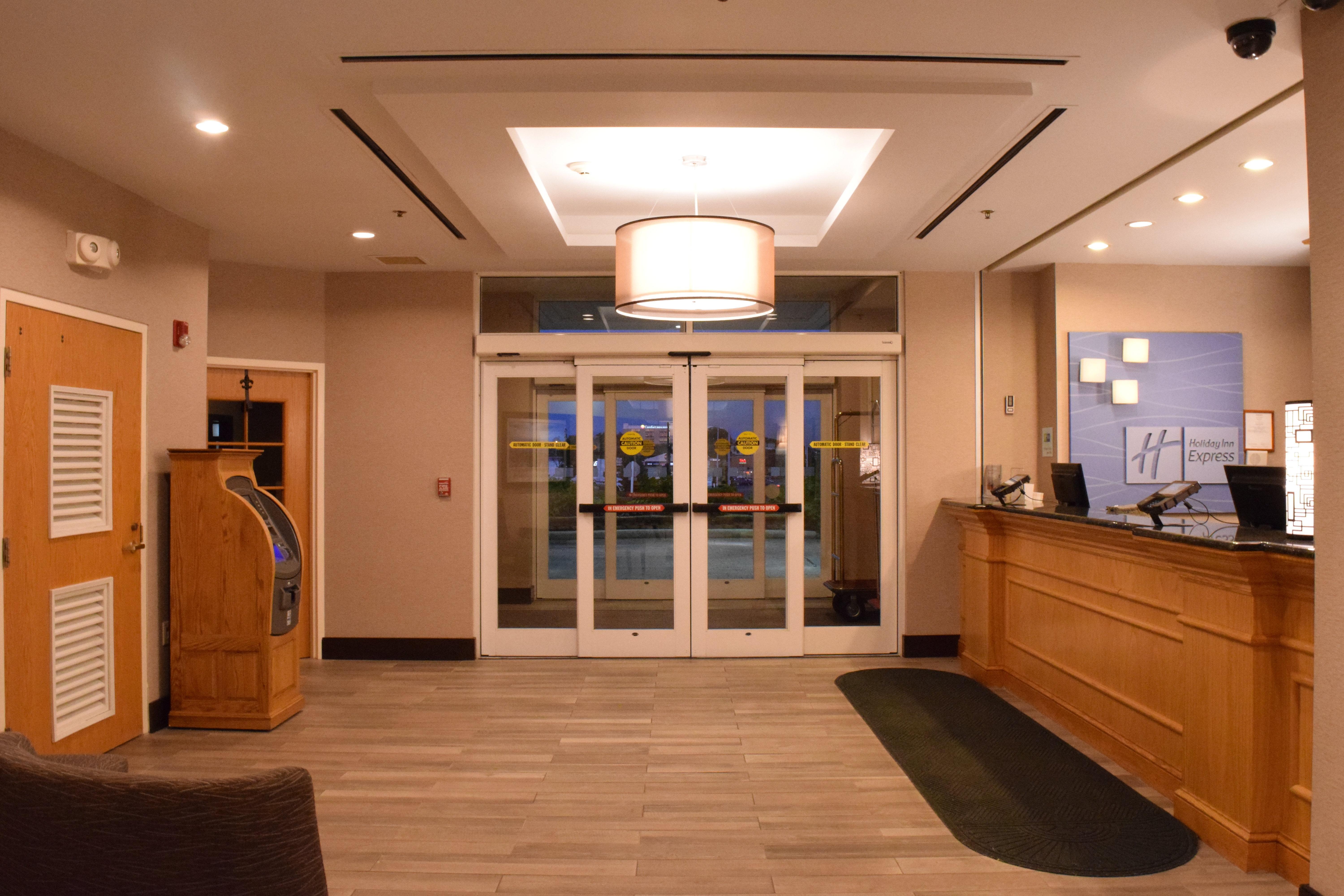 Holiday Inn Express Hotel & Suites Watertown - Thousand Islands By Ihg Zewnętrze zdjęcie