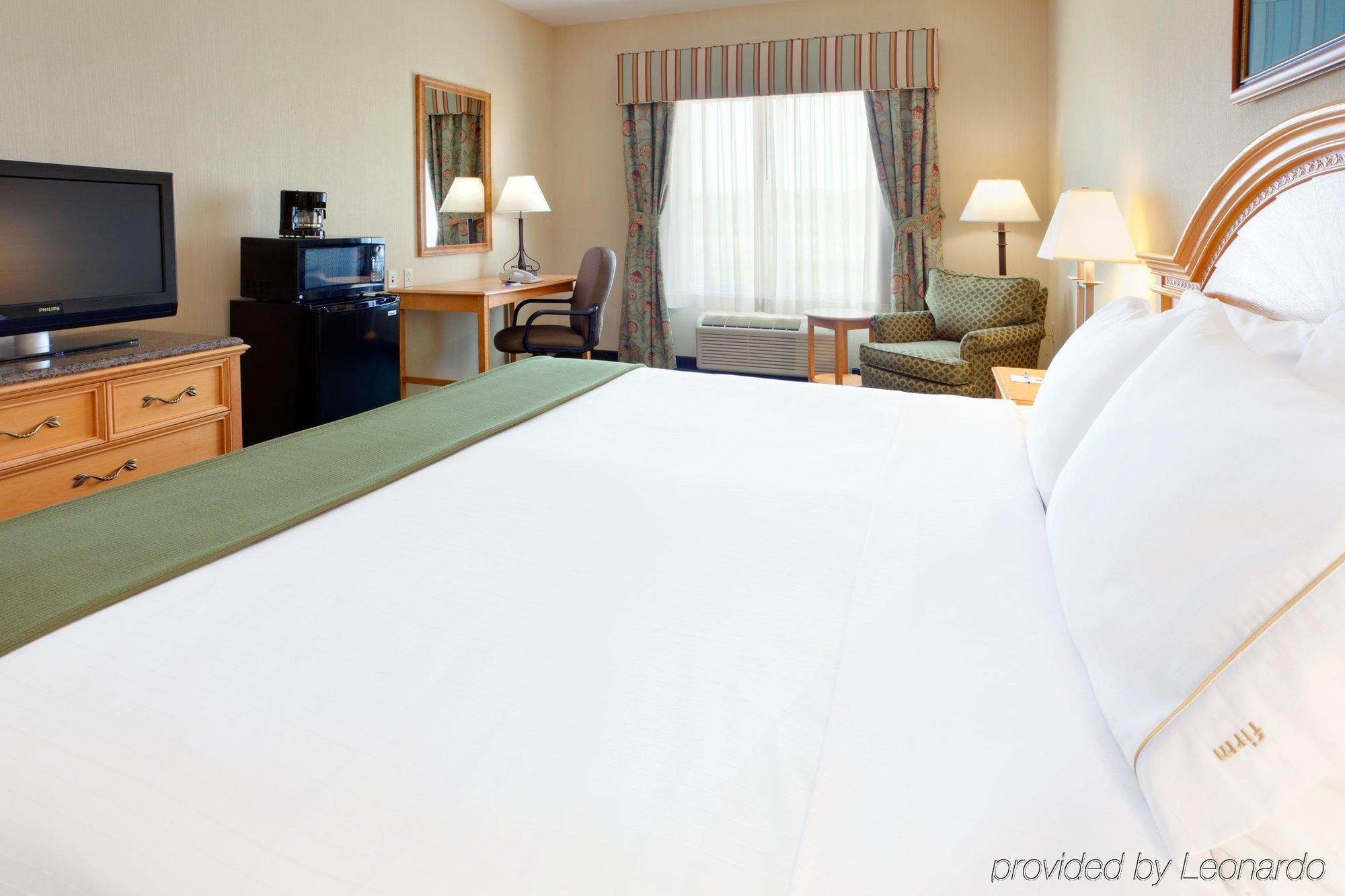 Holiday Inn Express Hotel & Suites Watertown - Thousand Islands By Ihg Pokój zdjęcie