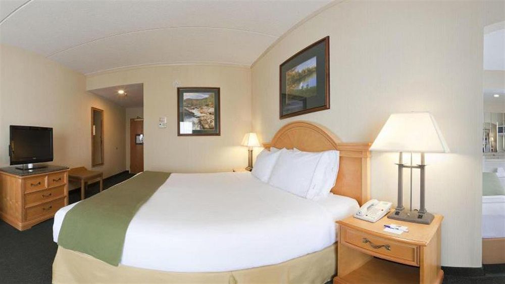 Holiday Inn Express Hotel & Suites Watertown - Thousand Islands By Ihg Zewnętrze zdjęcie