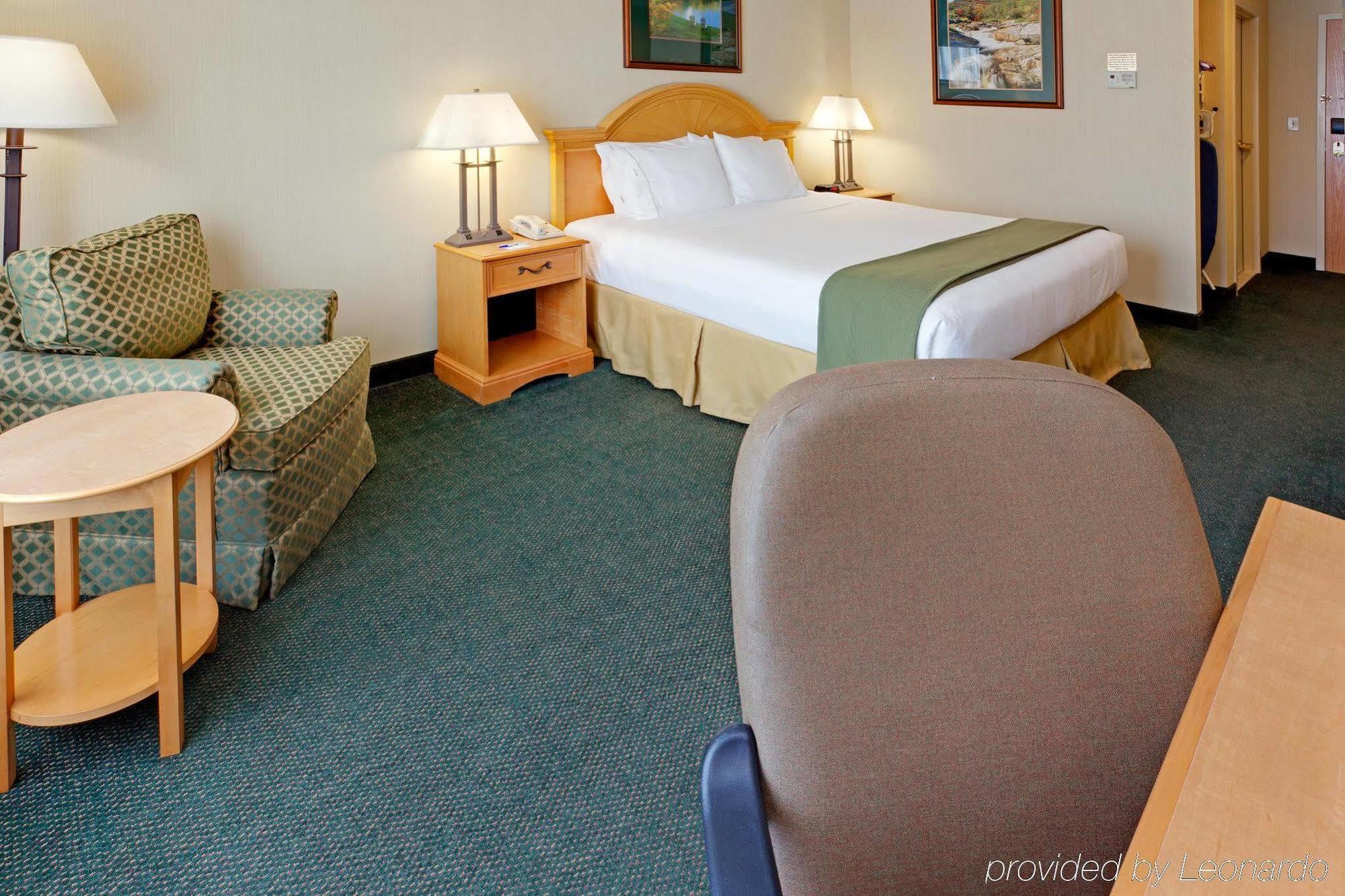 Holiday Inn Express Hotel & Suites Watertown - Thousand Islands By Ihg Pokój zdjęcie