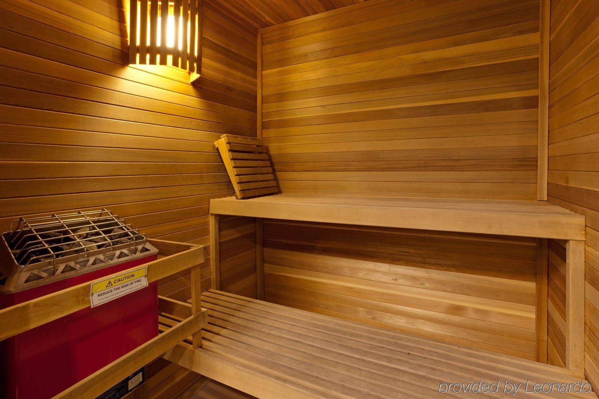 Holiday Inn Express Hotel & Suites Watertown - Thousand Islands By Ihg Zewnętrze zdjęcie